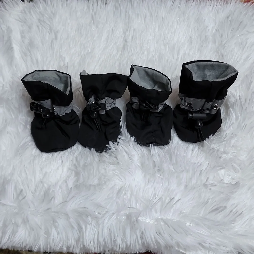 Pet shoes